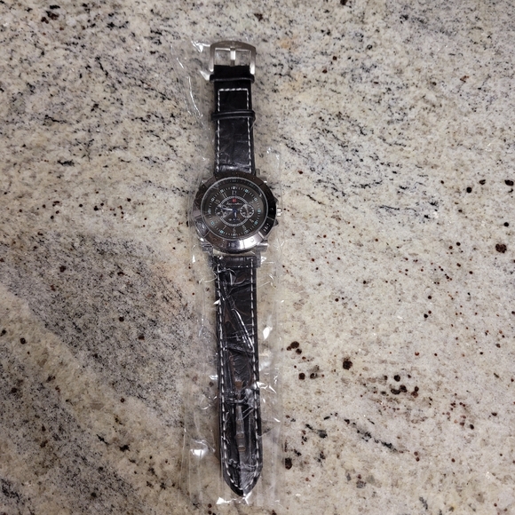 Luis Cardini | Leather Band Quartz Watch Black & Silver - Picture 10 of 16